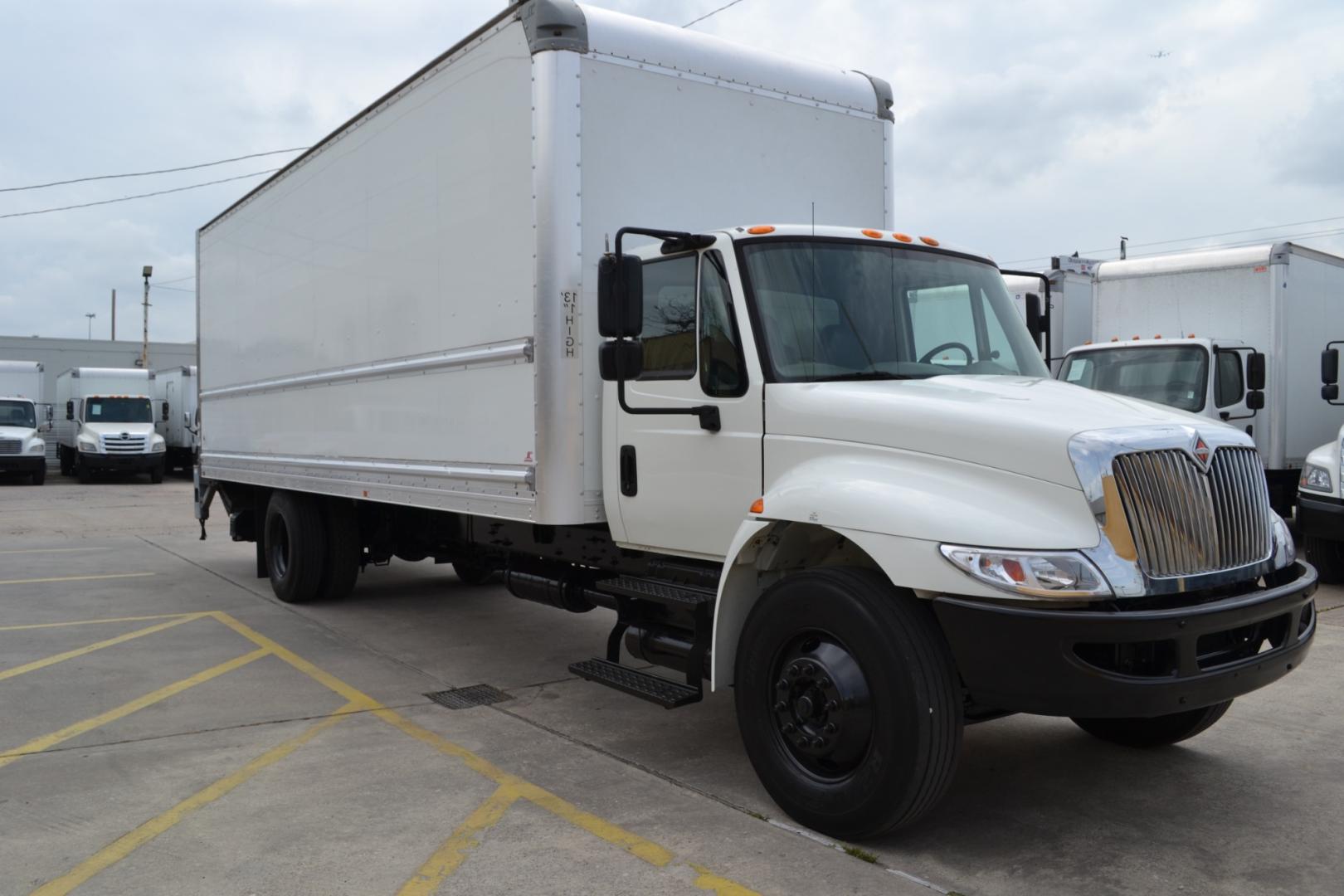 2017 WHITE /GRAY INTERNATIONAL 4300 with an CUMMINS ISB 6.7L 240HP engine, EATON FULLER PROCISION AUTOMATIC transmission, located at 9172 North Fwy, Houston, TX, 77037, (713) 910-6868, 29.887470, -95.411903 - Photo#2